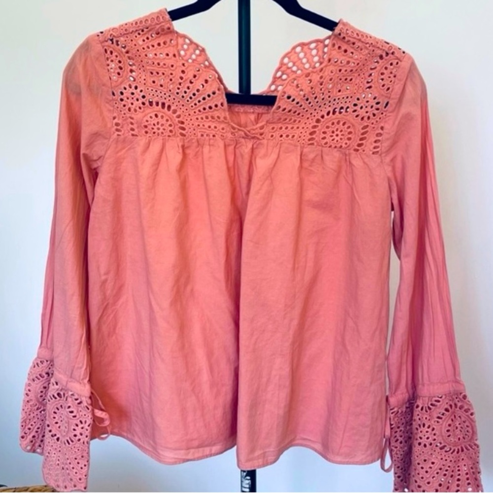 100% cotton super cute dusty rose embroidery eyelet top